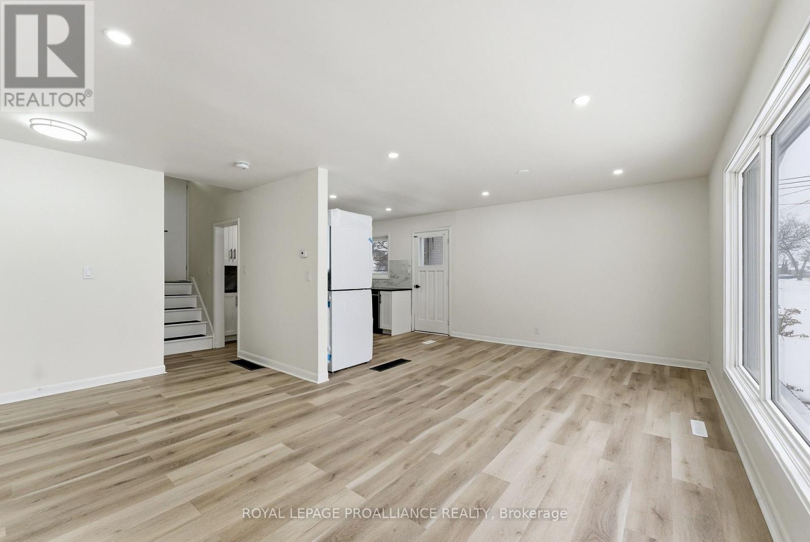 94 Rollins Drive, Belleville (Belleville Ward), Ontario  K8N 4J5 - Photo 13 - X12881682