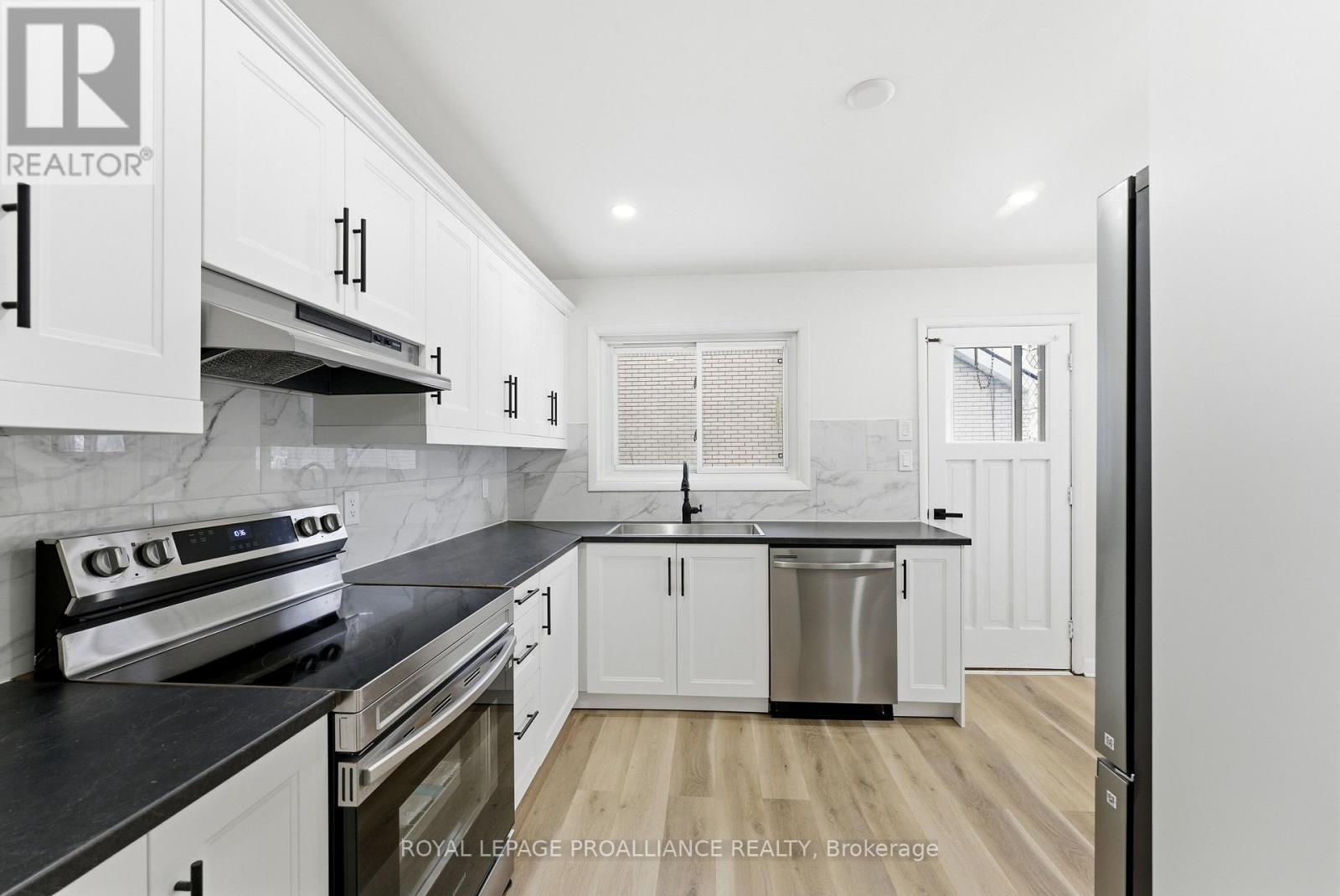 94 Rollins Drive, Belleville (Belleville Ward), Ontario  K8N 4J5 - Photo 16 - X12881682