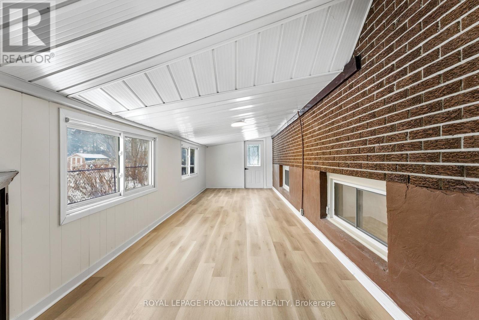 94 Rollins Drive, Belleville (Belleville Ward), Ontario  K8N 4J5 - Photo 5 - X12881682