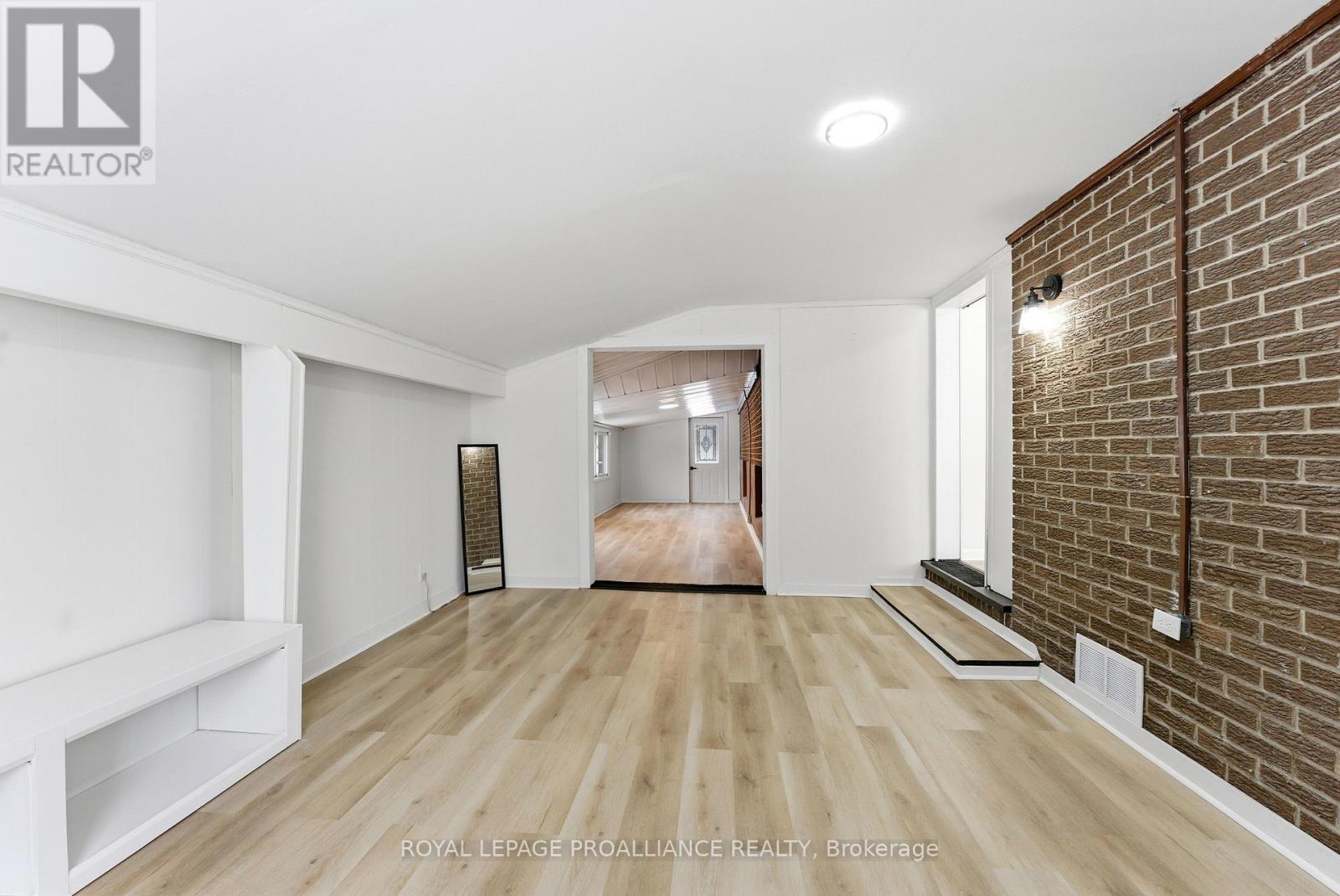 94 Rollins Drive, Belleville (Belleville Ward), Ontario  K8N 4J5 - Photo 9 - X12881682