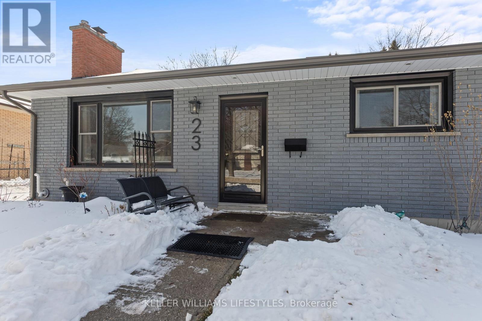 23 Stormont Drive, London South, Ontario  N5Z 3Z4 - Photo 2 - X12881560