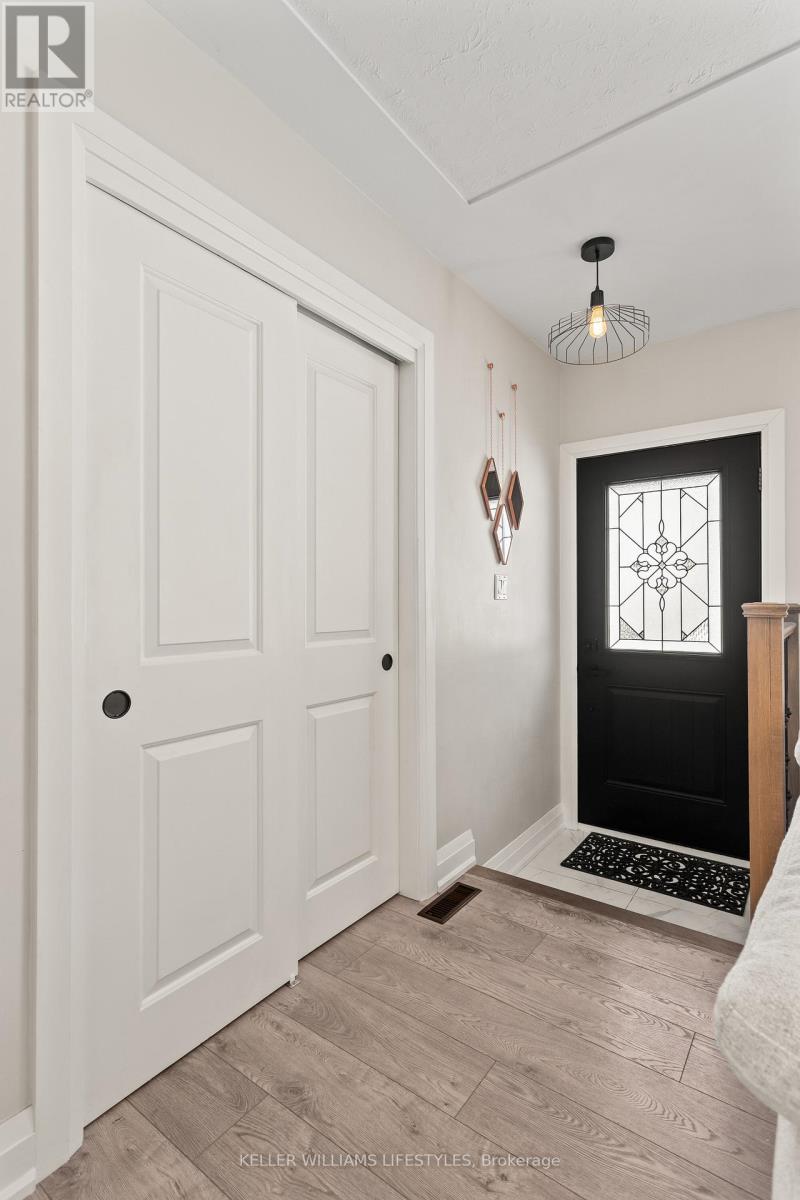 23 Stormont Drive, London South, Ontario  N5Z 3Z4 - Photo 3 - X12881560