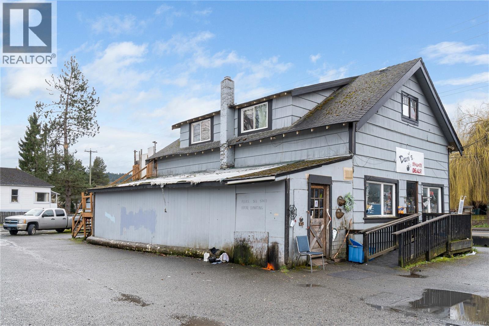 499 7th St, Nanaimo, British Columbia  V9R 1E6 - Photo 3 - 1028744