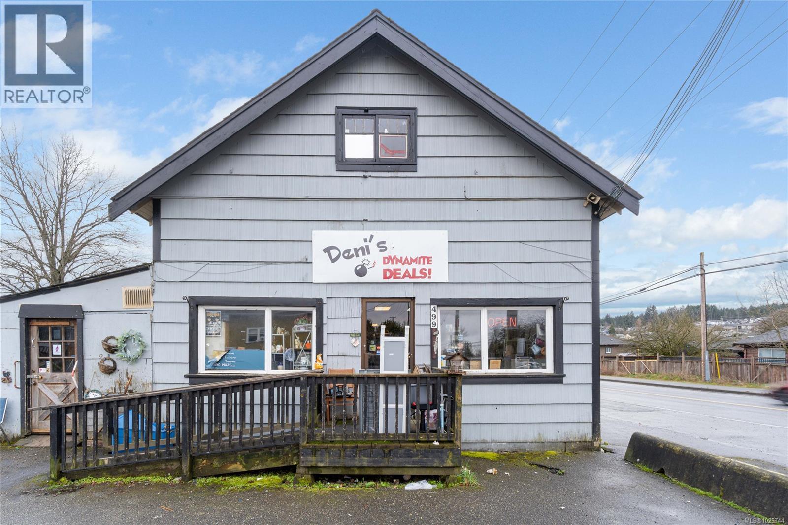 499 7th St, Nanaimo, British Columbia  V9R 1E6 - Photo 1 - 1028744
