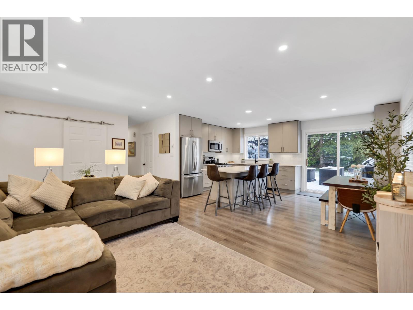 40410 Perth Drive, Squamish, British Columbia  V0N 1T0 - Photo 3 - R3099484