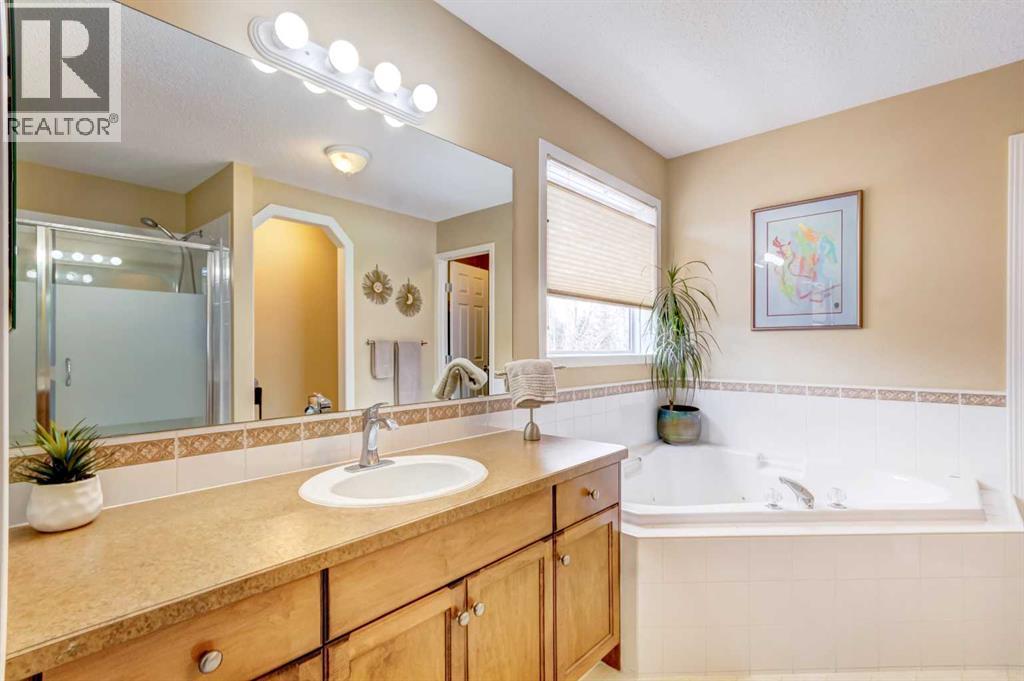 33 Mt Douglas Close Se, Calgary, Alberta  T2Z 3R8 - Photo 28 - A2292288