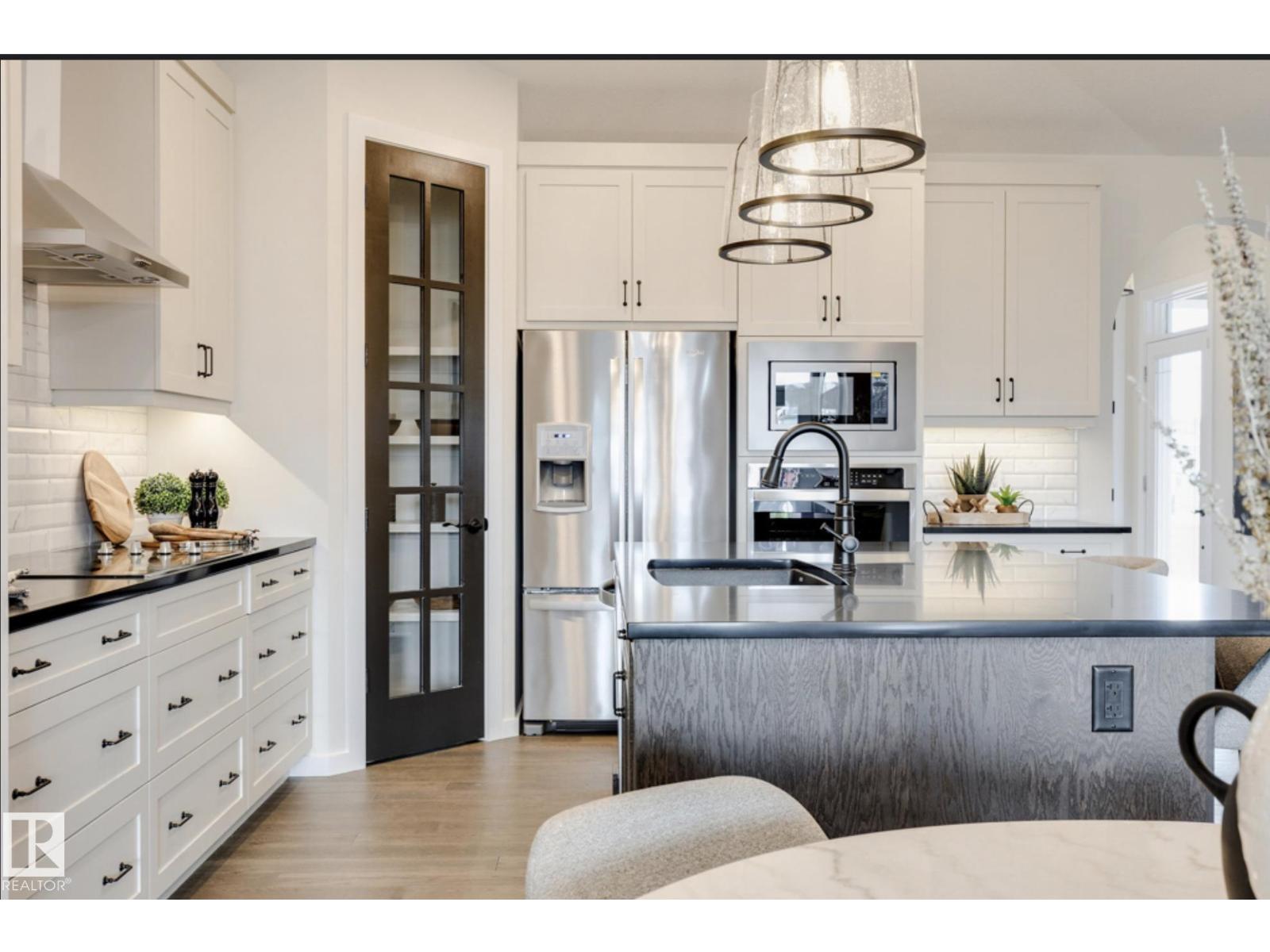 104 Redpoll WD, st. albert, Alberta