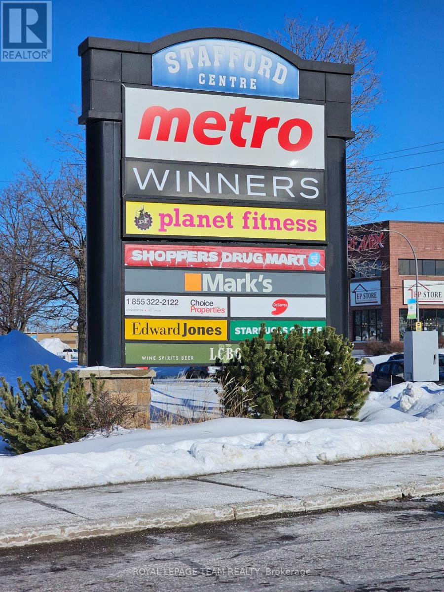 1831 Robertson Road, Ottawa, Ontario  K2H 8X3 - Photo 4 - X12881718