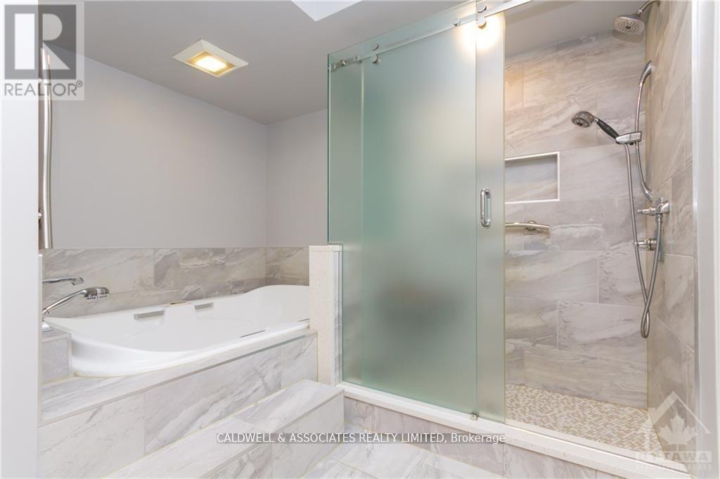 13 Sai Crescent, Ottawa, Ontario  K1G 5N7 - Photo 22 - X12881780