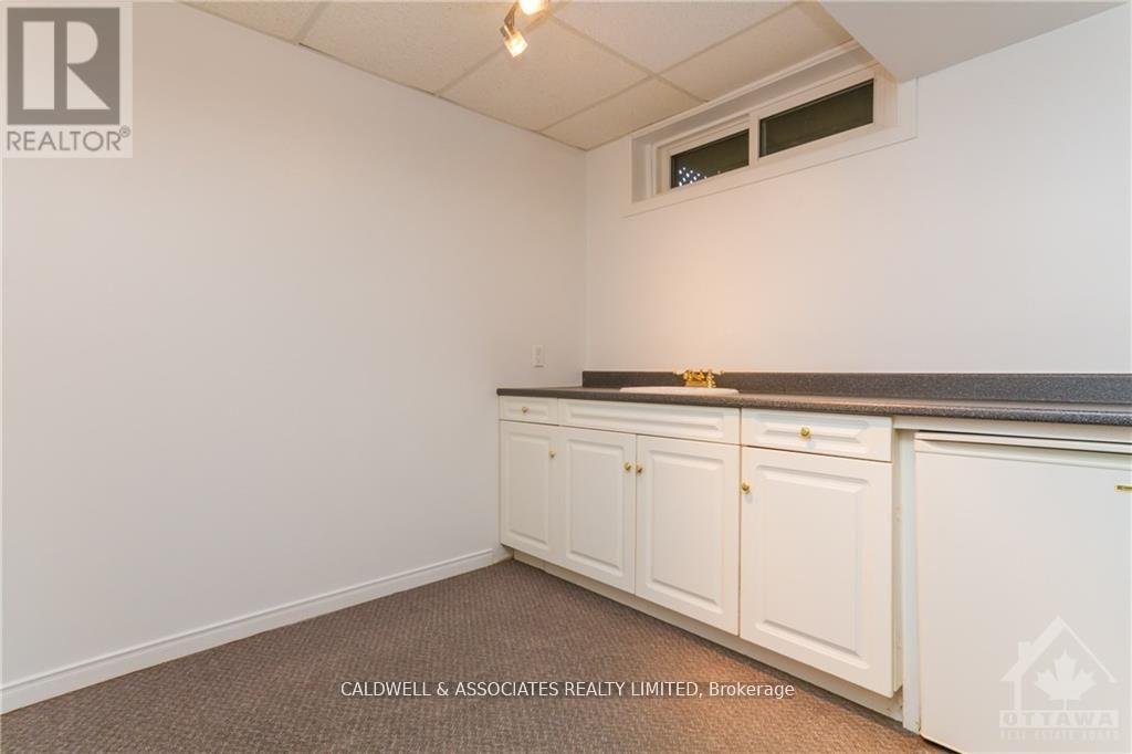 13 Sai Crescent, Ottawa, Ontario  K1G 5N7 - Photo 23 - X12881780