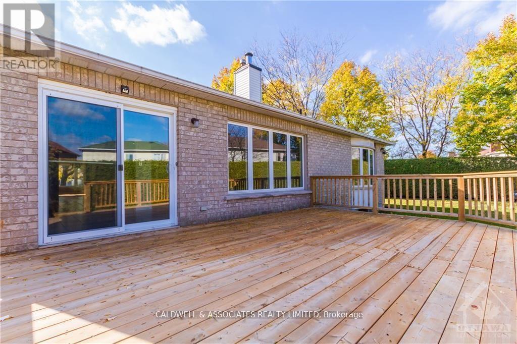 13 Sai Crescent, Ottawa, Ontario  K1G 5N7 - Photo 27 - X12881780
