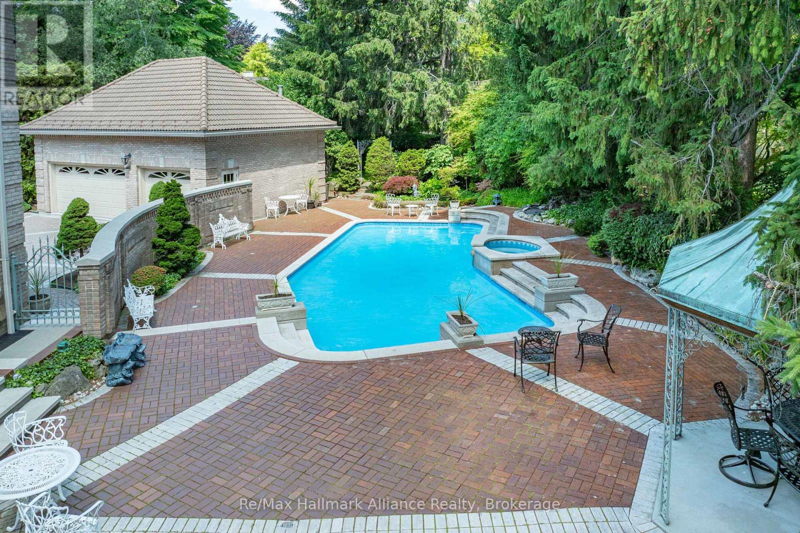 49 Cox Drive, Oakville, Ontario  L6J 4P8 - Photo 10 - W12881754