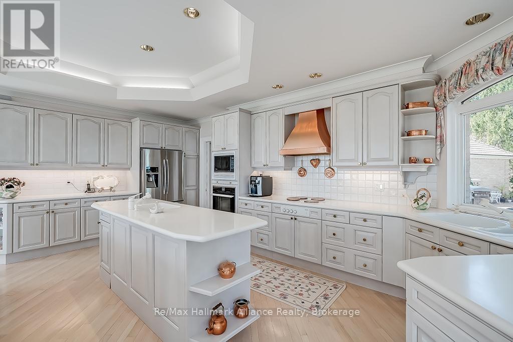 49 Cox Drive, Oakville, Ontario  L6J 4P8 - Photo 14 - W12881754