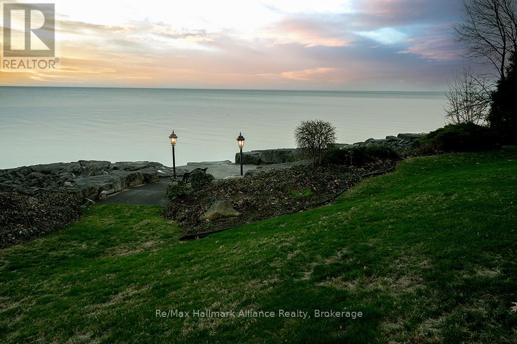 49 Cox Drive, Oakville, Ontario  L6J 4P8 - Photo 42 - W12881754