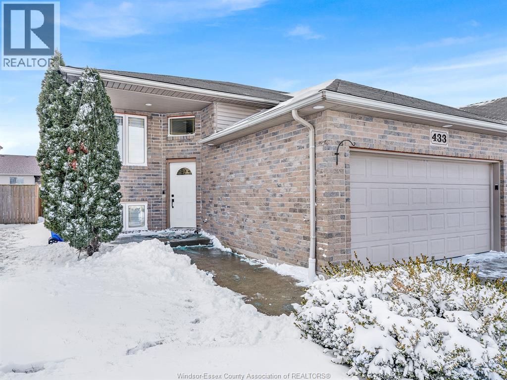 433 Rosewood, Lakeshore, Ontario  N0R 1A7 - Photo 4 - 26005359