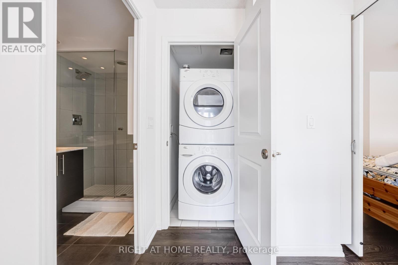 Th5 - 6 Pirandello Street, Toronto, Ontario  M6K 0B1 - Photo 14 - C12881588