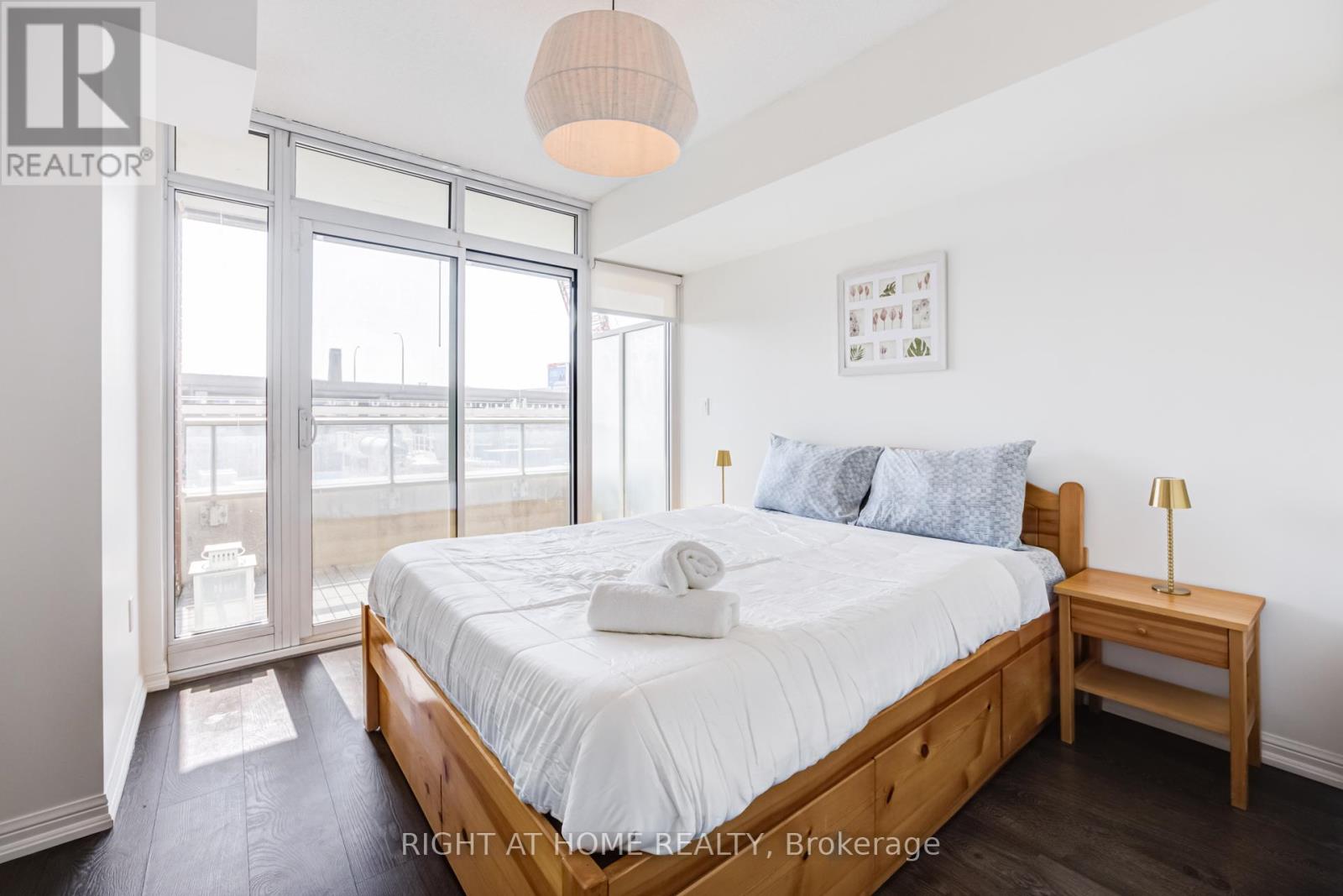 Th5 - 6 Pirandello Street, Toronto, Ontario  M6K 0B1 - Photo 20 - C12881588