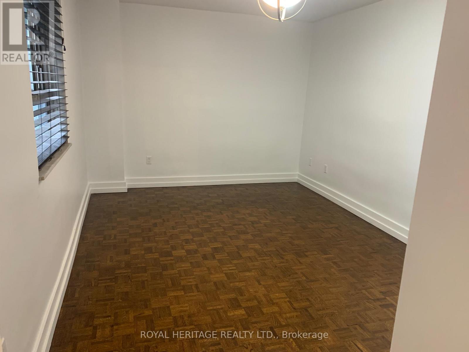 1719 - 1 Massey Square, Toronto, Ontario  M4C 5L4 - Photo 4 - E12745716