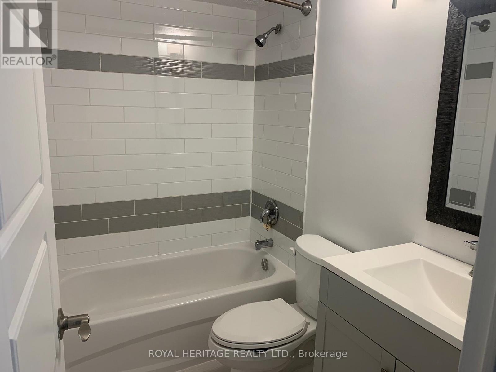 1719 - 1 Massey Square, Toronto, Ontario  M4C 5L4 - Photo 5 - E12745716