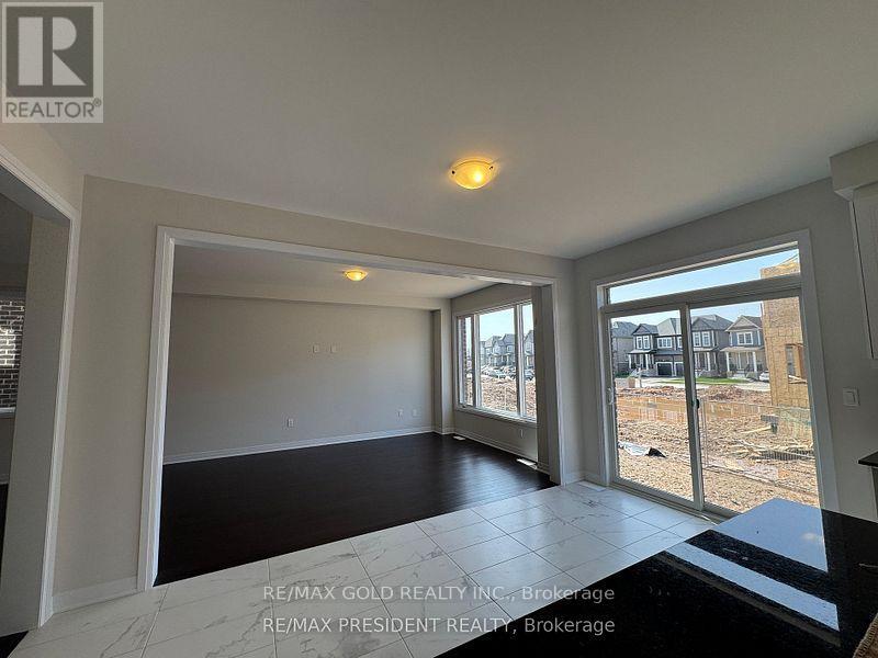 98 Player Drive, Erin, Ontario  N0B 1T0 - Photo 4 - X12816276