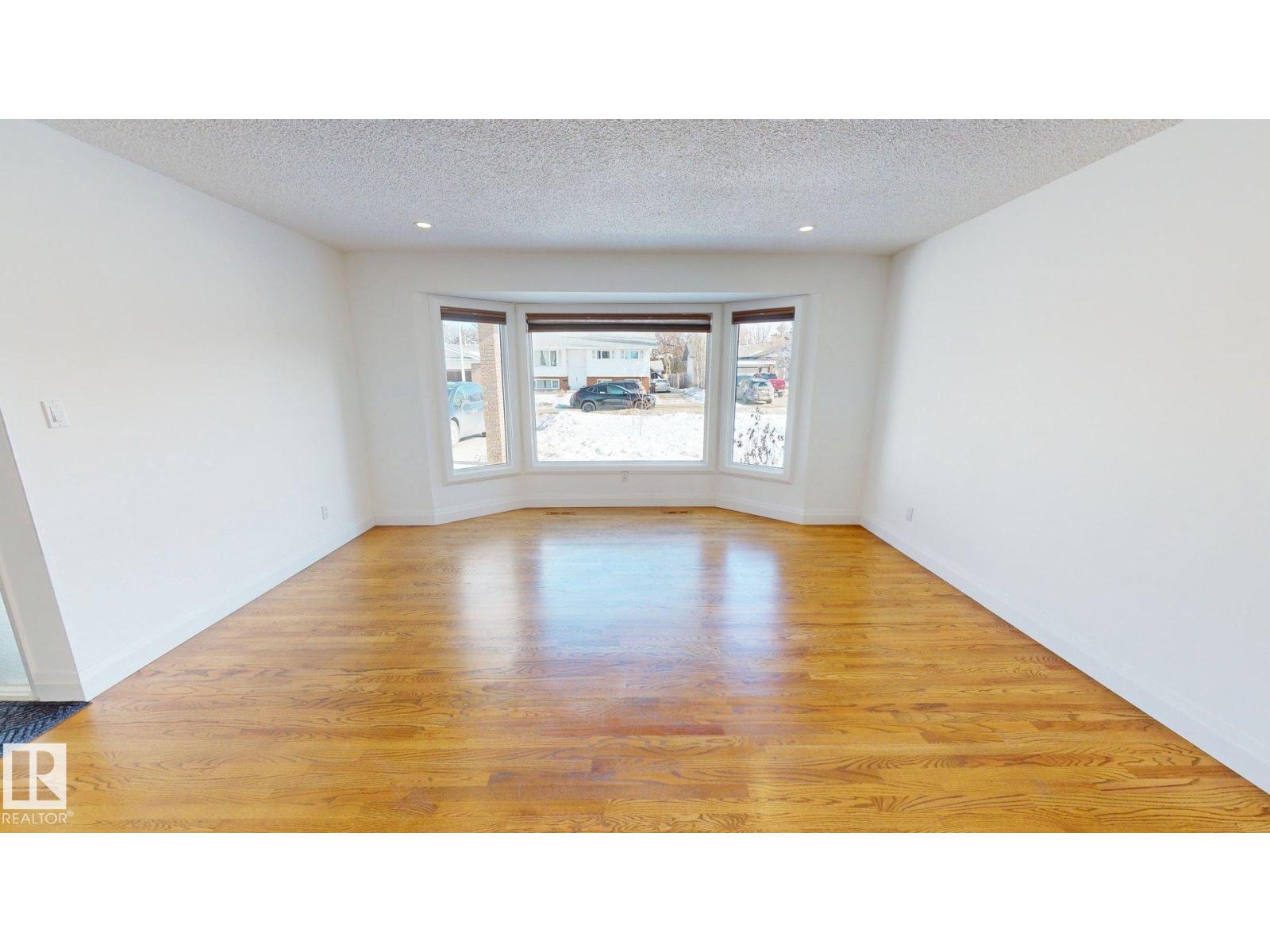 3718 103b St Nw, Edmonton, Alberta  T6J 2X9 - Photo 8 - E4477414