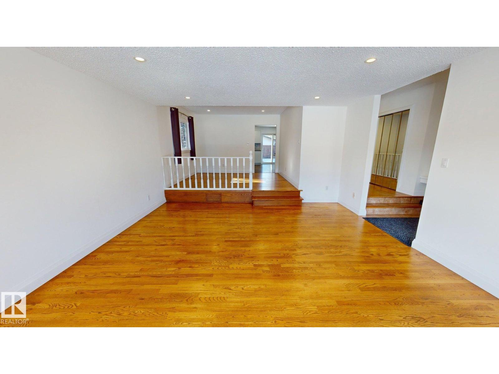 3718 103b St Nw, Edmonton, Alberta  T6J 2X9 - Photo 9 - E4477414