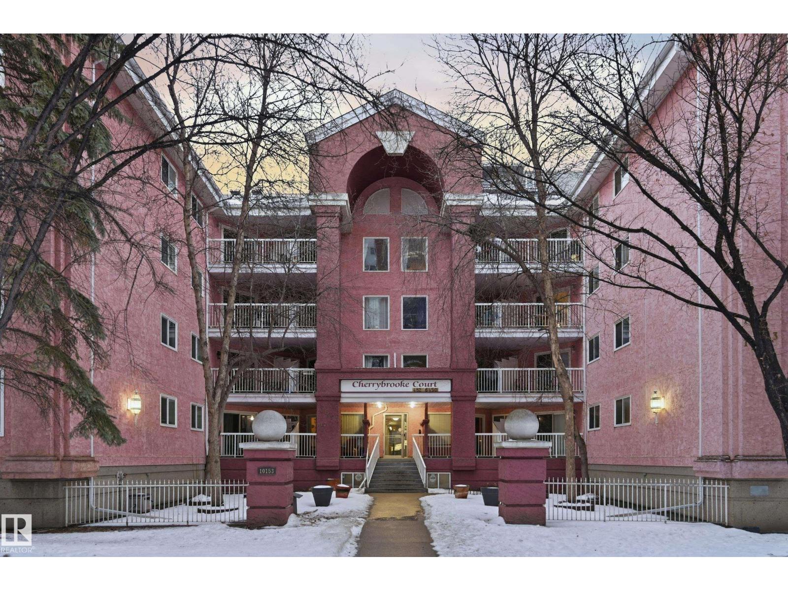 #110 10153 117 St Nw, Edmonton, Alberta  T5K 1X5 - Photo 2 - E4477417