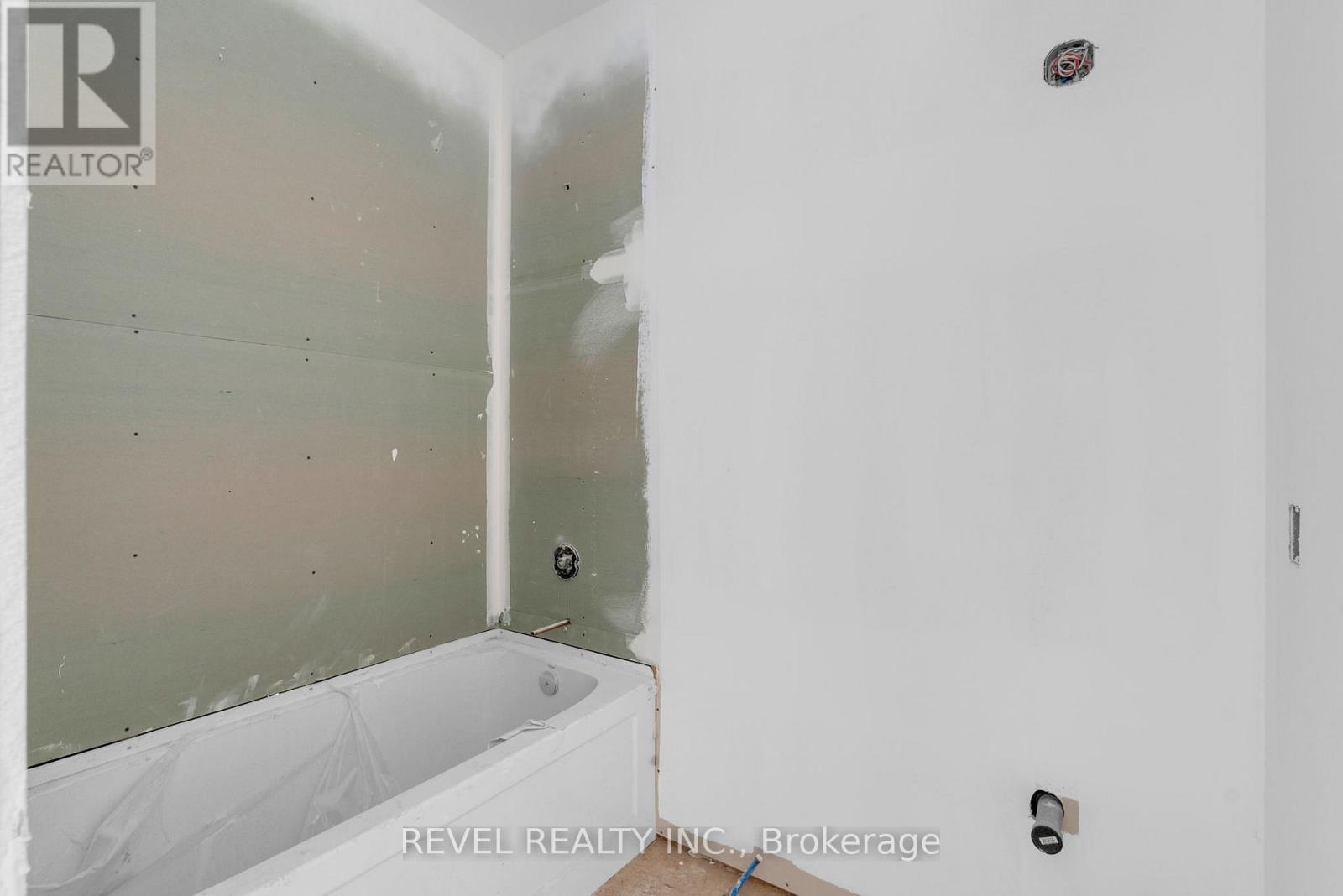 57 Wood Crescent, Essa (Angus), Ontario  L3W 0M5 - Photo 10 - N12881570