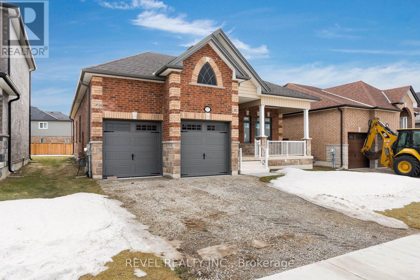 57 Wood Crescent, Essa (Angus), Ontario  L3W 0M5 - Photo 2 - N12881570