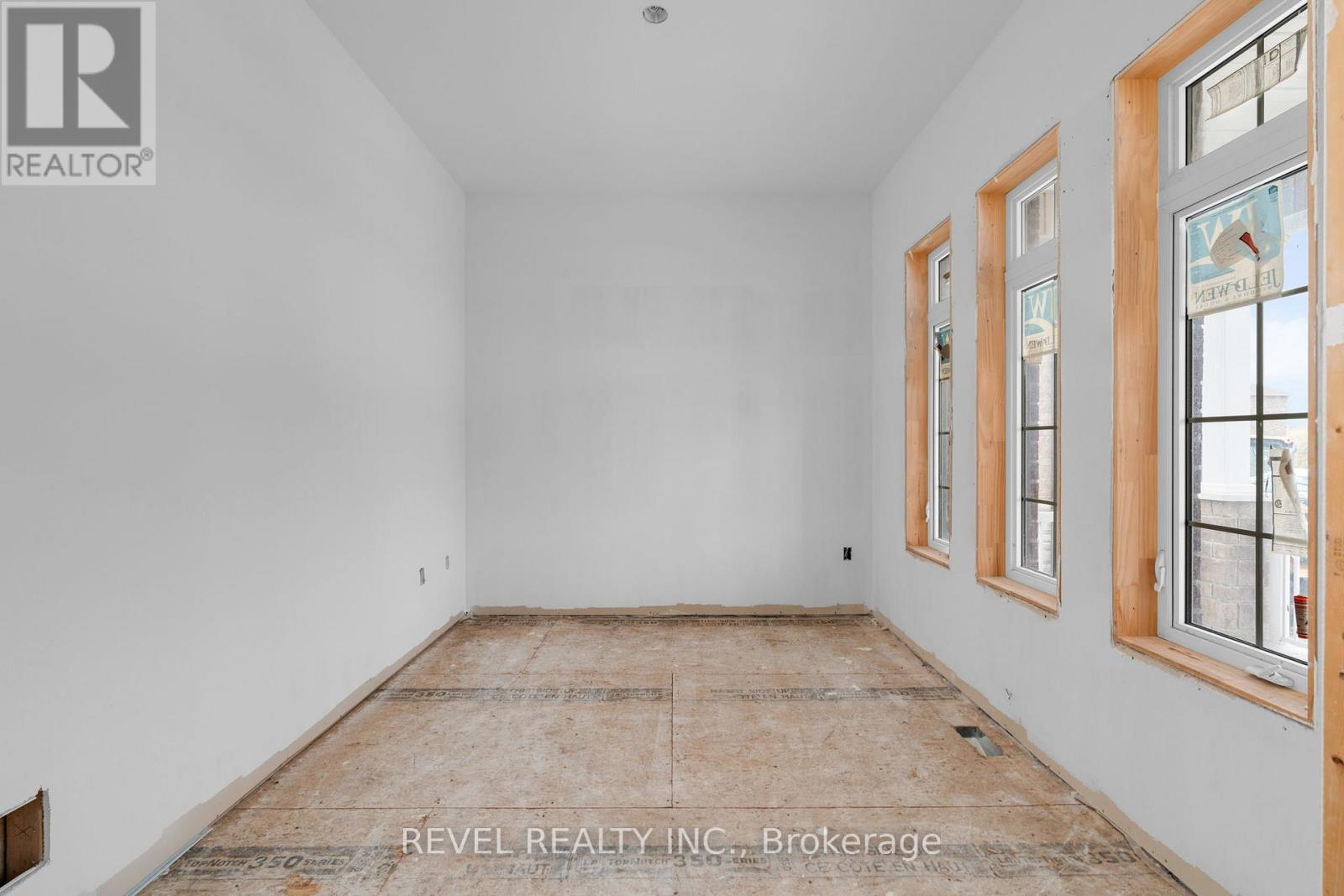 57 Wood Crescent, Essa (Angus), Ontario  L3W 0M5 - Photo 6 - N12881570