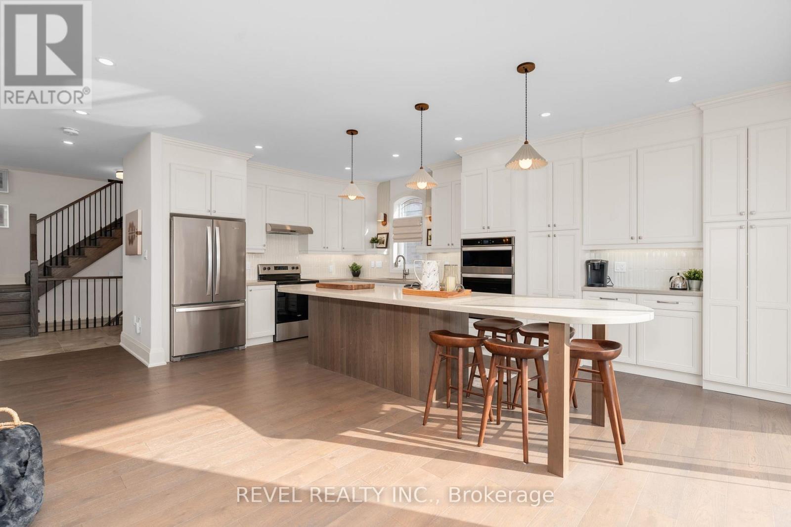 51 Wood Crescent, Essa (Angus), Ontario  L3W 0M5 - Photo 19 - N12881580