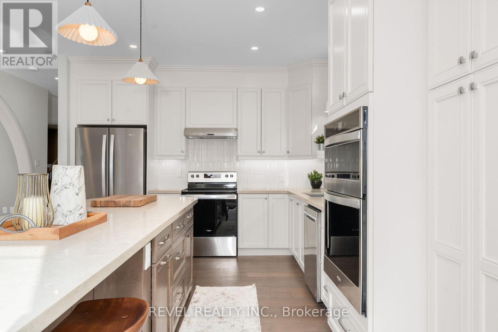 51 Wood Crescent, Essa (Angus), Ontario  L3W 0M5 - Photo 21 - N12881580