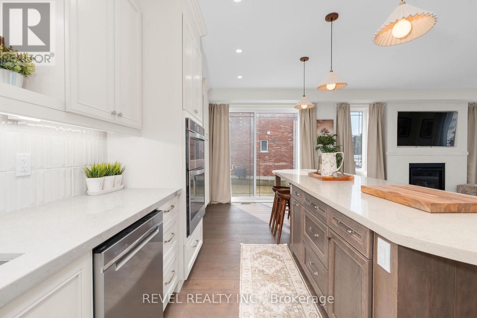 51 Wood Crescent, Essa (Angus), Ontario  L3W 0M5 - Photo 23 - N12881580