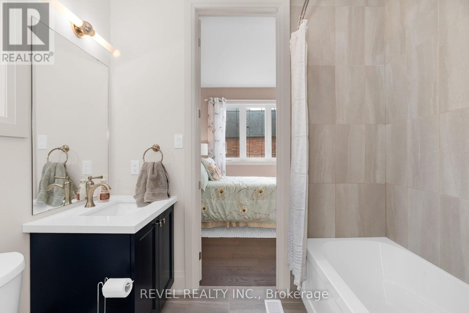 51 Wood Crescent, Essa (Angus), Ontario  L3W 0M5 - Photo 37 - N12881580