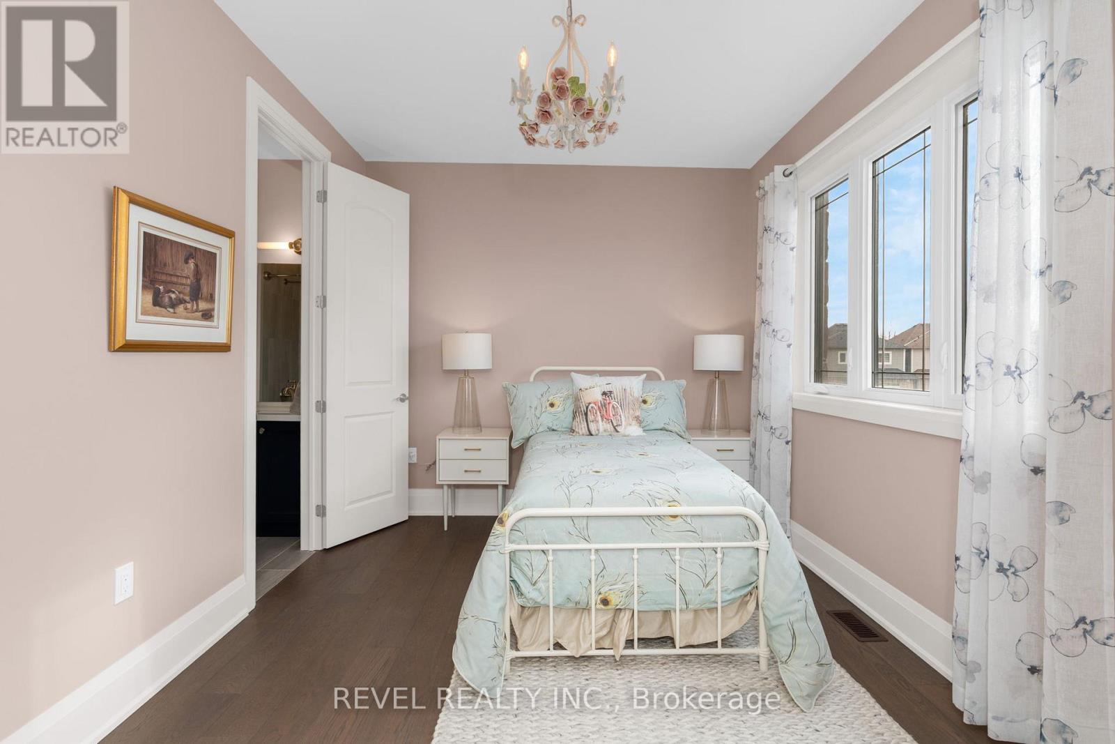 51 Wood Crescent, Essa (Angus), Ontario  L3W 0M5 - Photo 38 - N12881580