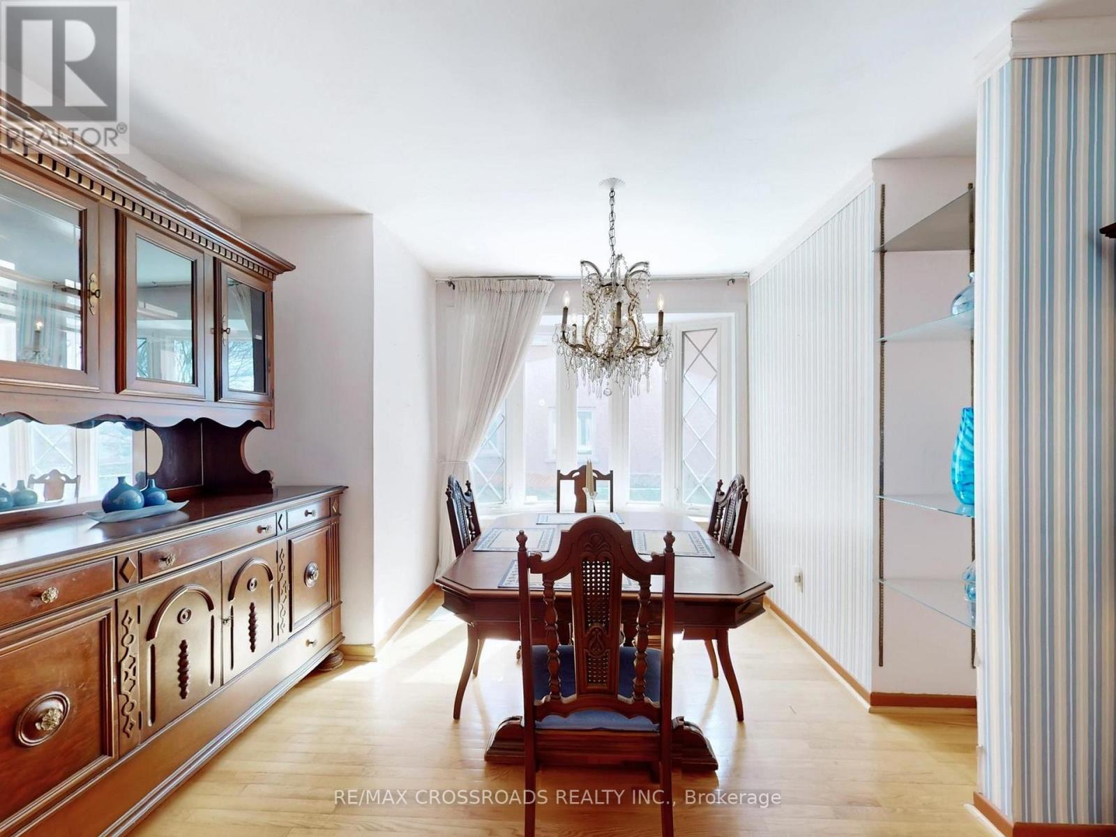 186 Norfolk Avenue, Richmond Hill, Ontario  L4C 2C8 - Photo 12 - N12881648