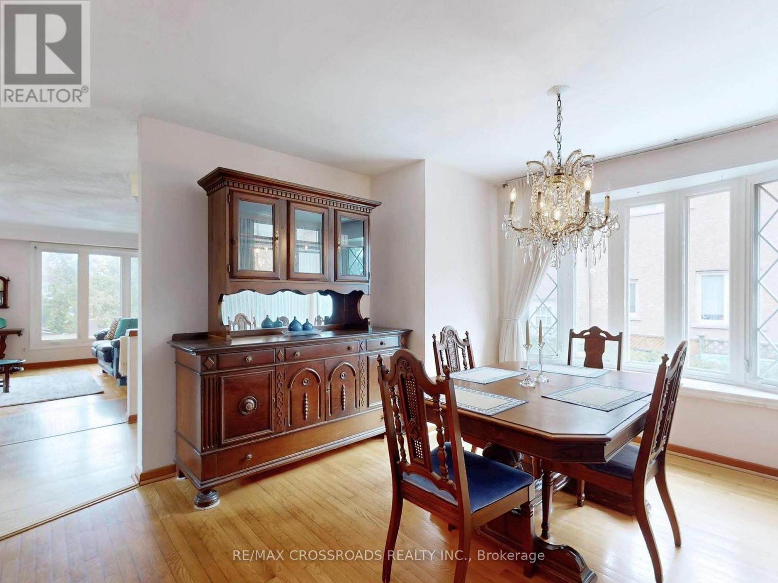 186 Norfolk Avenue, Richmond Hill, Ontario  L4C 2C8 - Photo 13 - N12881648