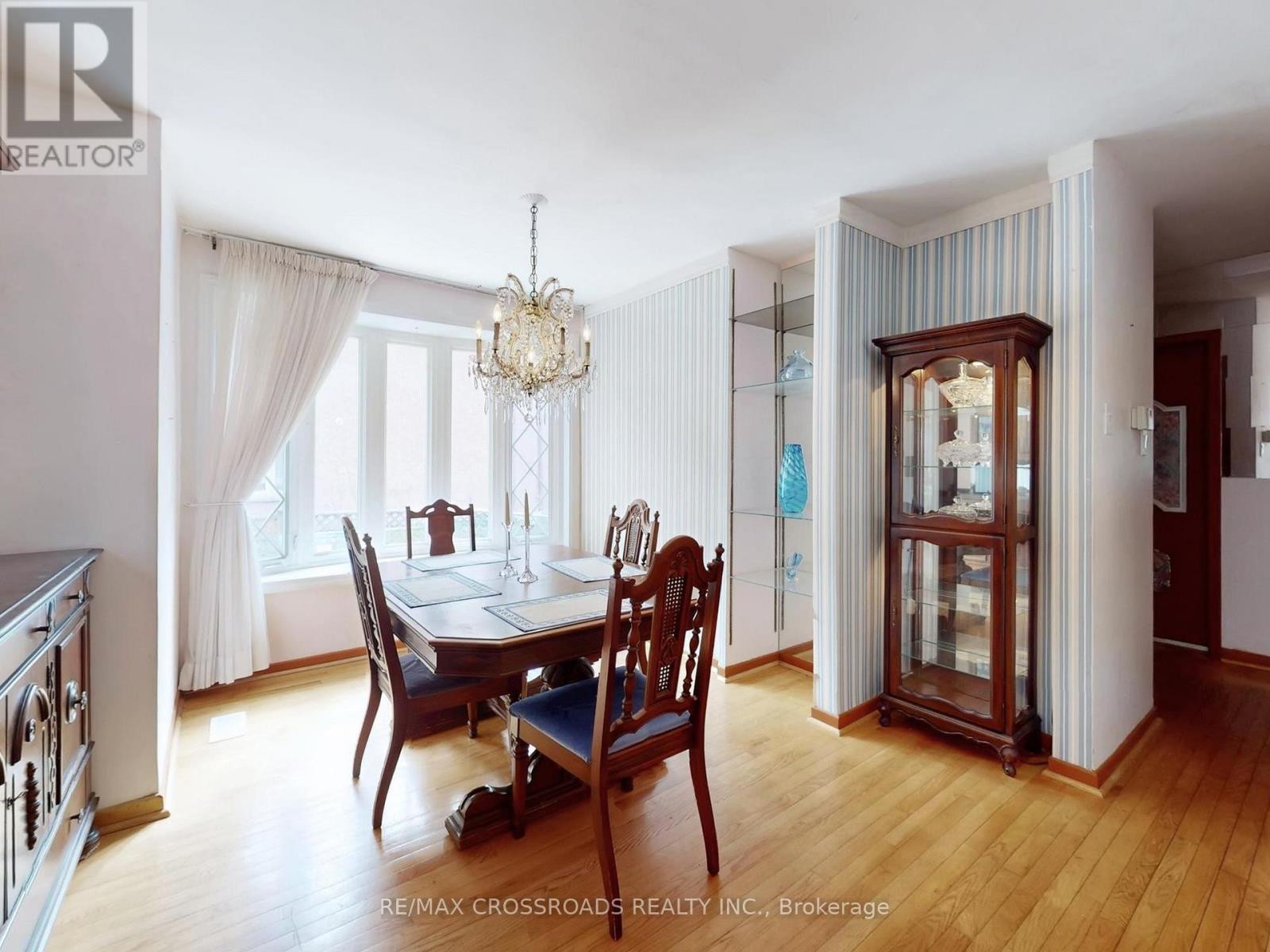 186 Norfolk Avenue, Richmond Hill, Ontario  L4C 2C8 - Photo 14 - N12881648