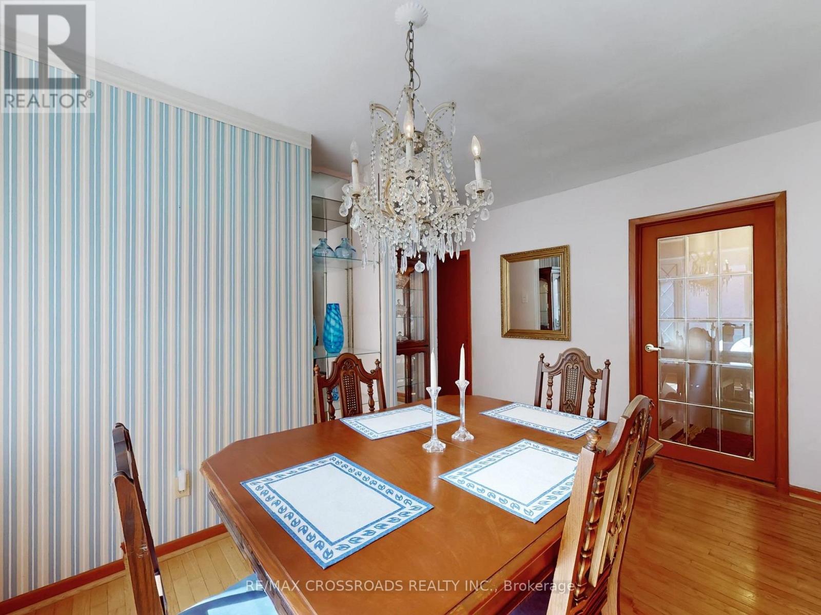 186 Norfolk Avenue, Richmond Hill, Ontario  L4C 2C8 - Photo 15 - N12881648