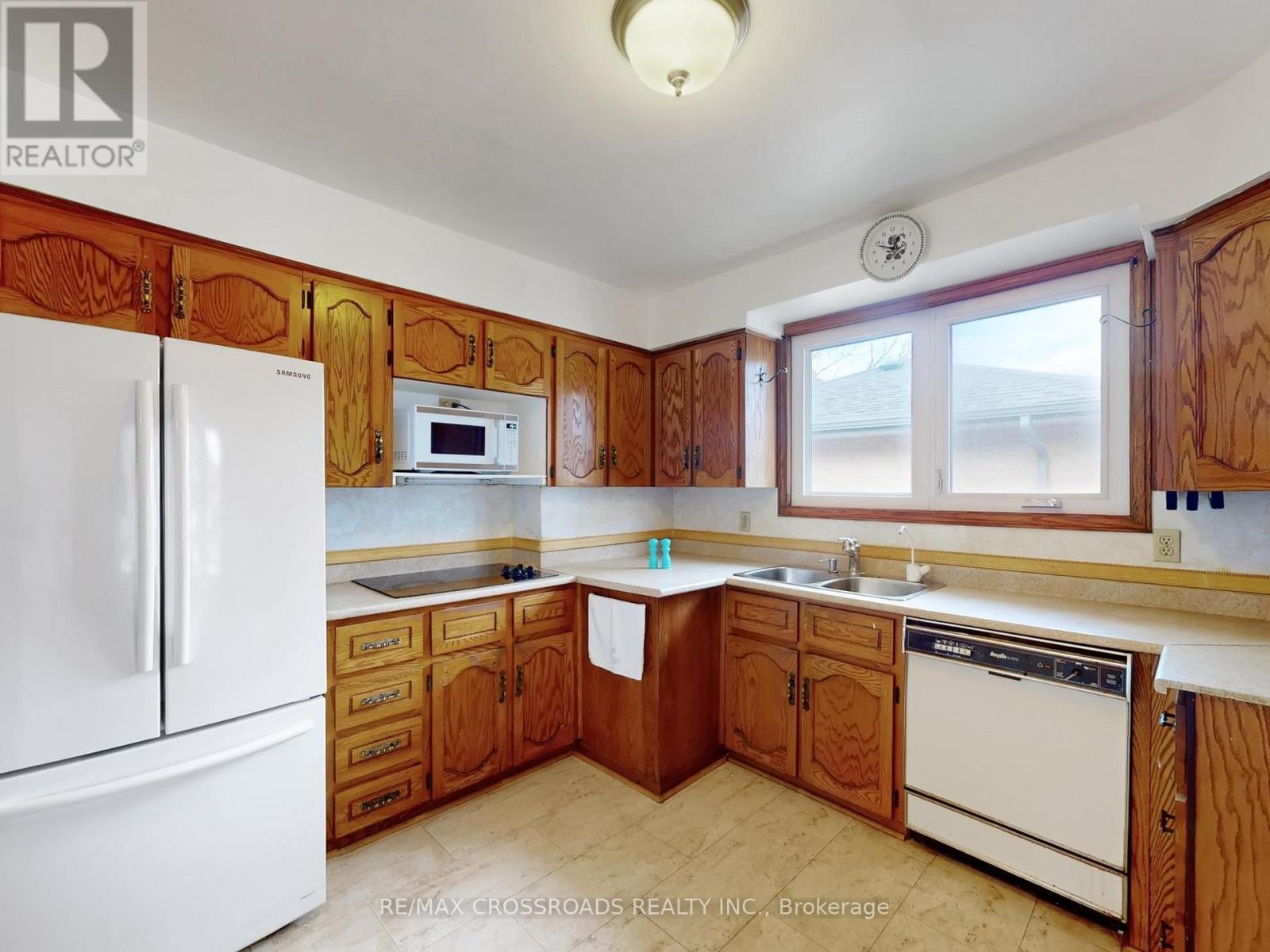 186 Norfolk Avenue, Richmond Hill, Ontario  L4C 2C8 - Photo 16 - N12881648