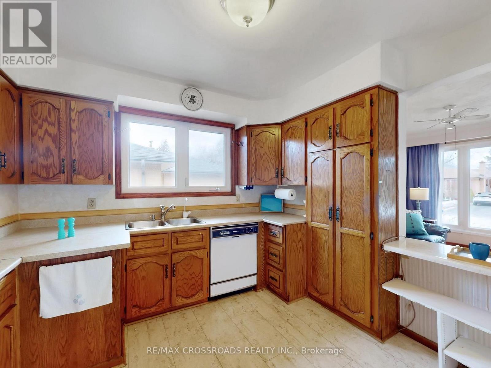 186 Norfolk Avenue, Richmond Hill, Ontario  L4C 2C8 - Photo 17 - N12881648