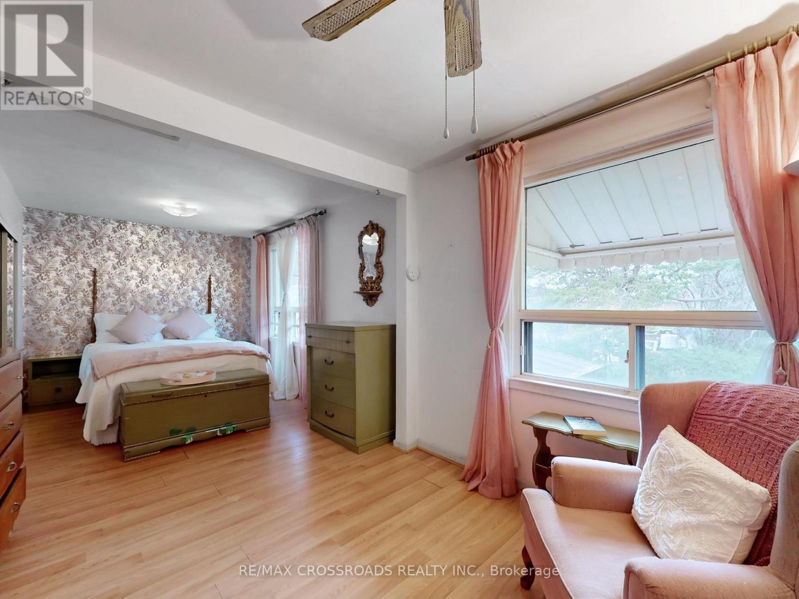 186 Norfolk Avenue, Richmond Hill, Ontario  L4C 2C8 - Photo 19 - N12881648