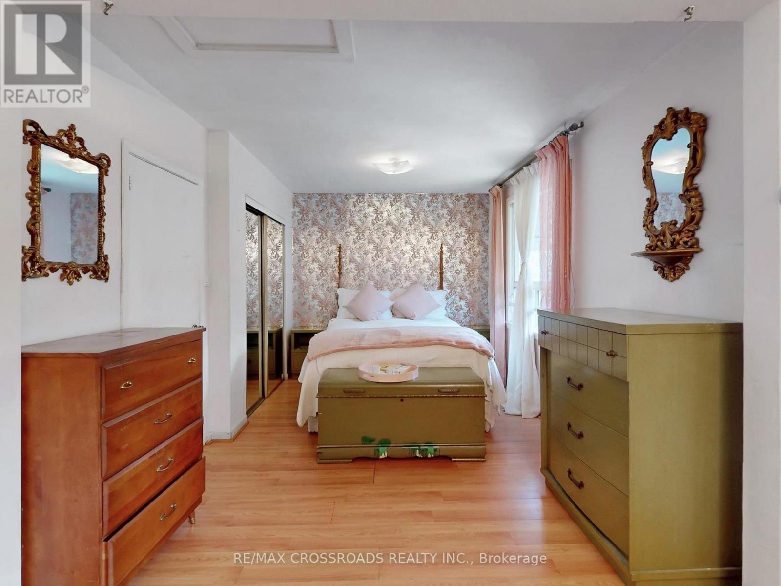 186 Norfolk Avenue, Richmond Hill, Ontario  L4C 2C8 - Photo 20 - N12881648