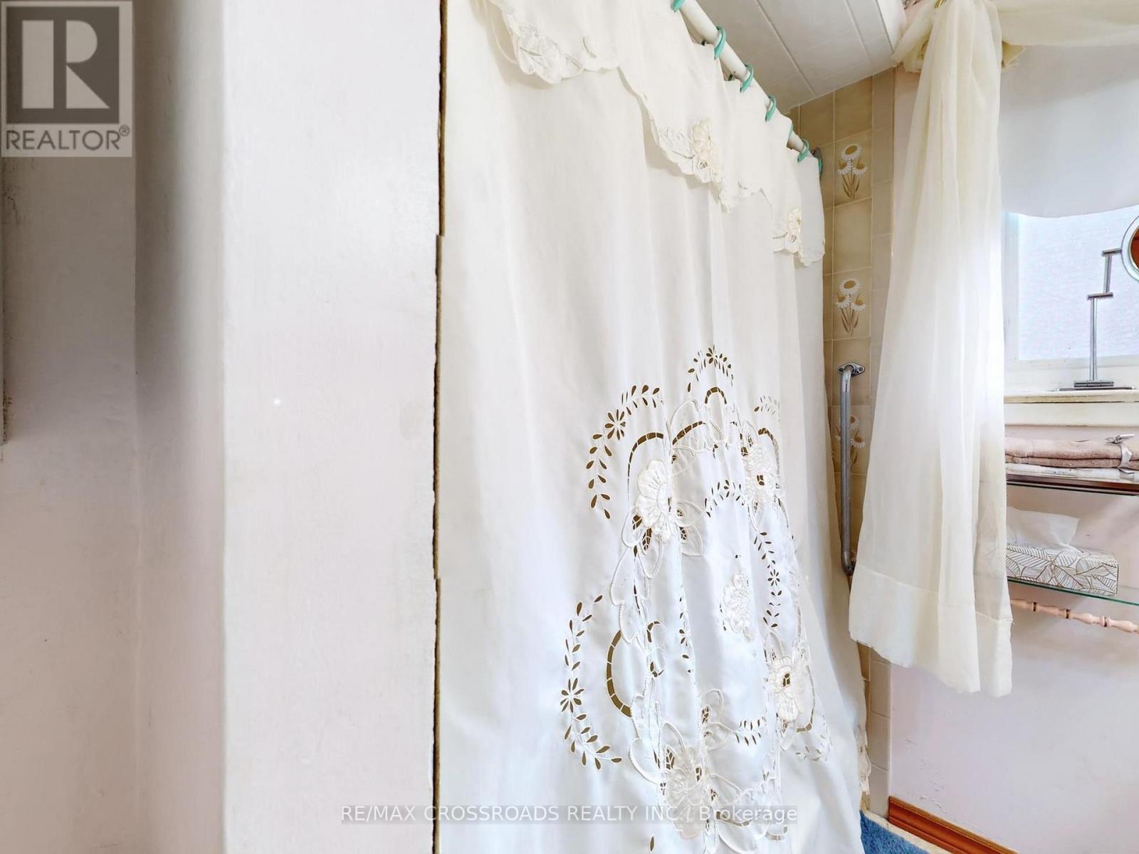 186 Norfolk Avenue, Richmond Hill, Ontario  L4C 2C8 - Photo 27 - N12881648