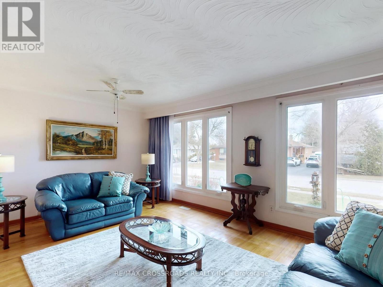 186 Norfolk Avenue, Richmond Hill, Ontario  L4C 2C8 - Photo 9 - N12881648