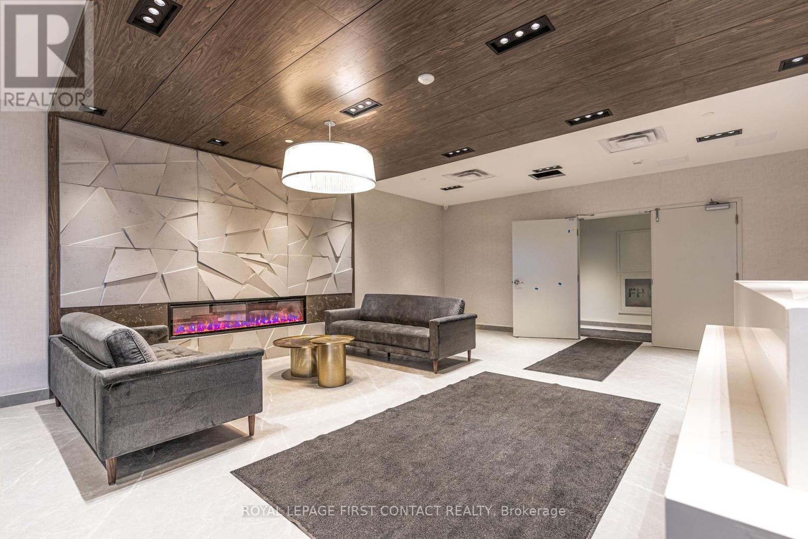 106 - 58 Lakeside Terrace, Barrie (Little Lake), Ontario  L4M 0L5 - Photo 3 - S12881568