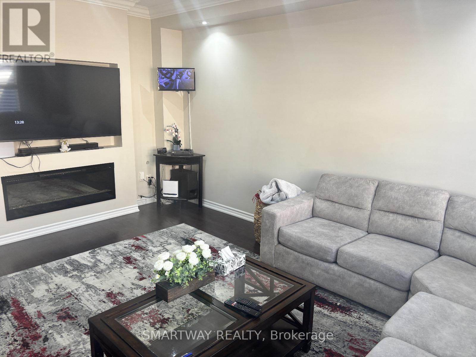 25 Bucksaw Street, Brampton, Ontario  L7A 0G4 - Photo 8 - W12881564