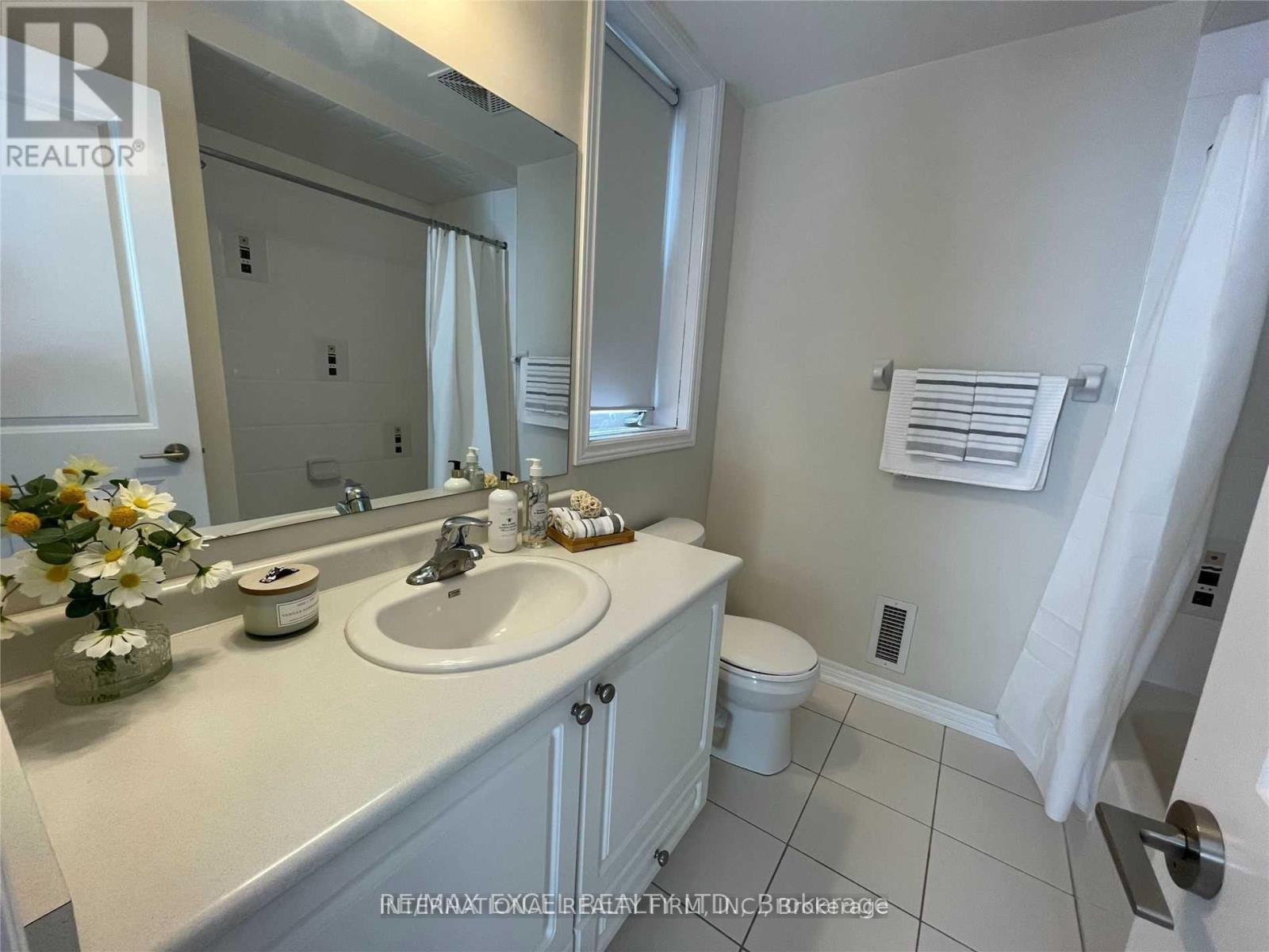 205 - 276 Littlewood Drive, Oakville, Ontario  L6H 7K1 - Photo 14 - W12881572