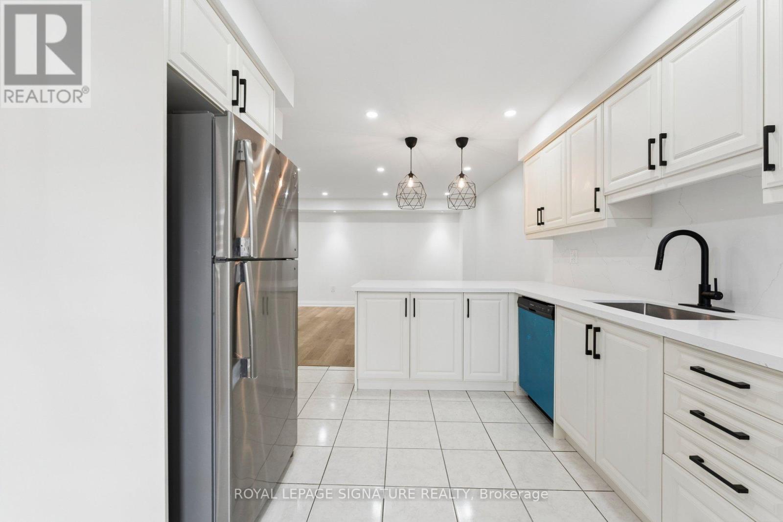 122 Baycliffe Crescent, Brampton, Ontario  L7A 3Y7 - Photo 15 - W12881590