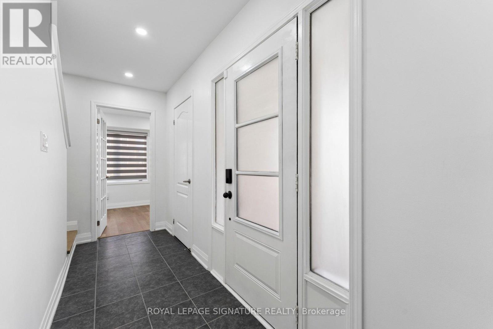 122 Baycliffe Crescent, Brampton, Ontario  L7A 3Y7 - Photo 9 - W12881590